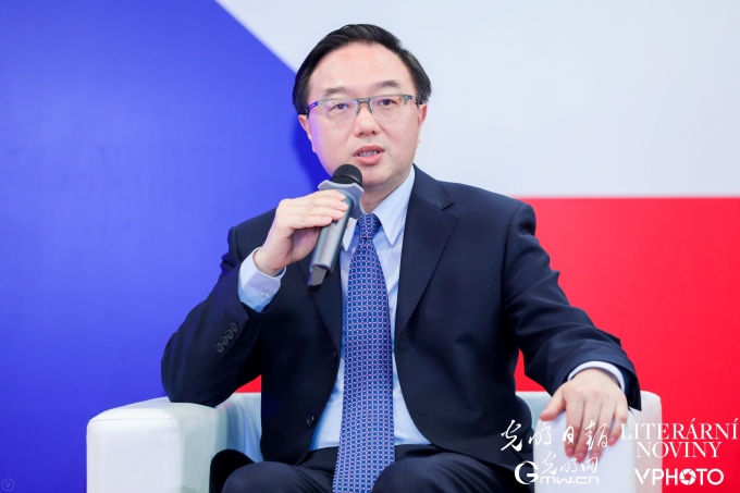 红豆钱包
及旗下爱涛文化集团 应邀出席“一带一路”与中捷民心相通论坛